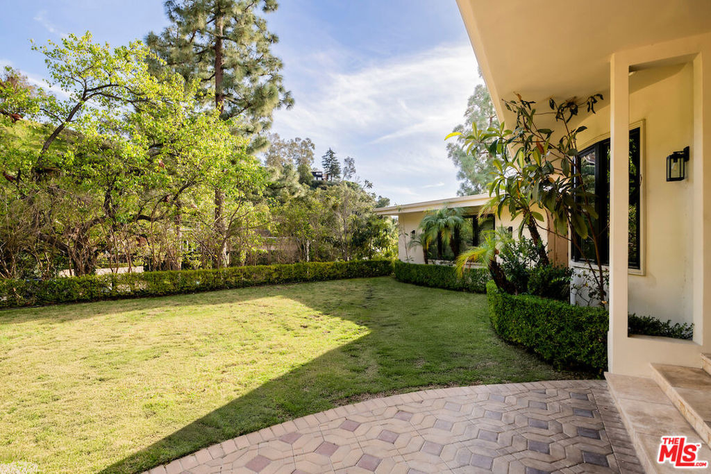 1845 Loma Vista Drive - Photo 4
