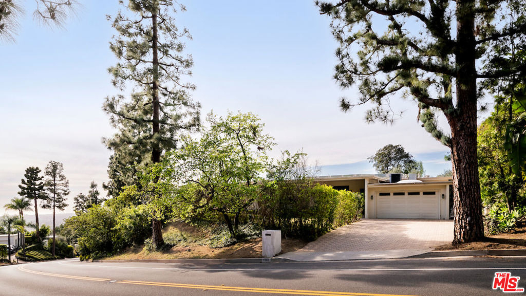 1845 Loma Vista Drive - Photo 1