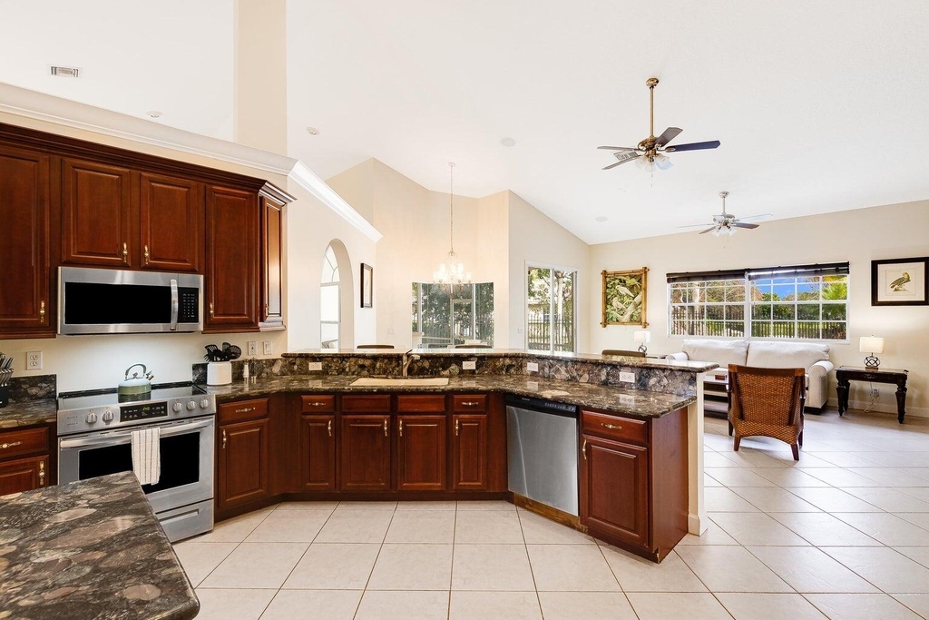 15910 Lindbergh Lane - Photo 8
