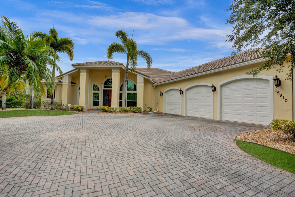 15910 Lindbergh Lane - Photo 3