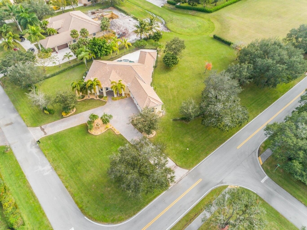 15910 Lindbergh Lane - Photo 1
