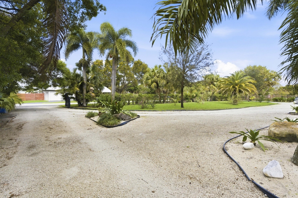 4268 Maurice Drive - Photo 11