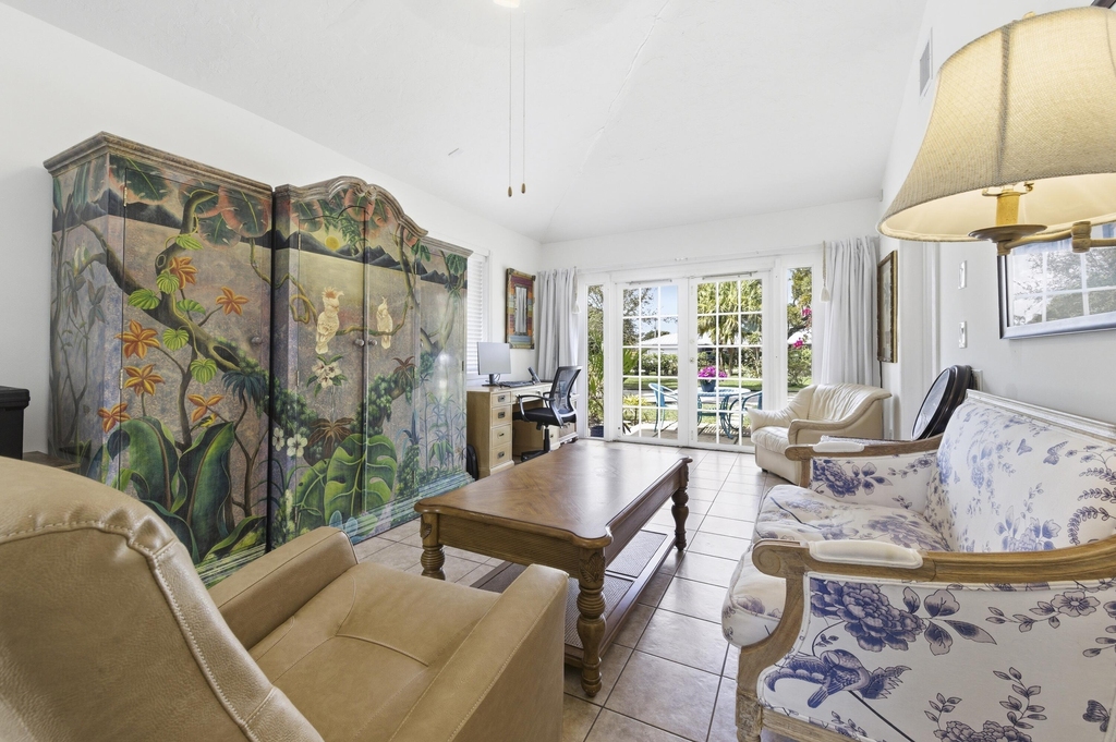 4268 Maurice Drive - Photo 14
