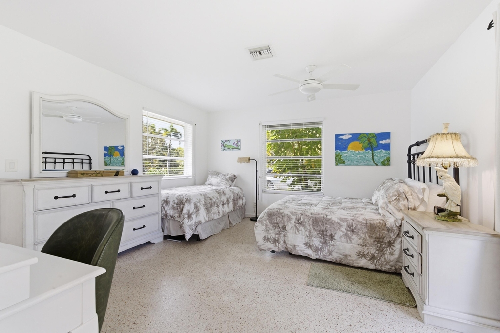 4268 Maurice Drive - Photo 31