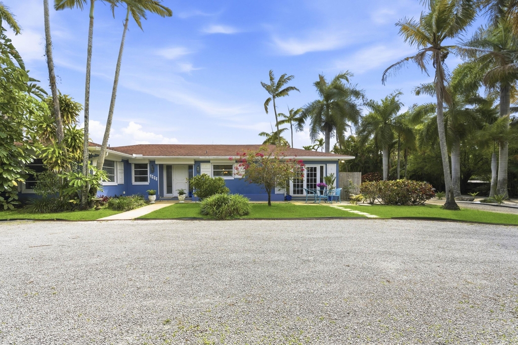 4268 Maurice Drive - Photo 2