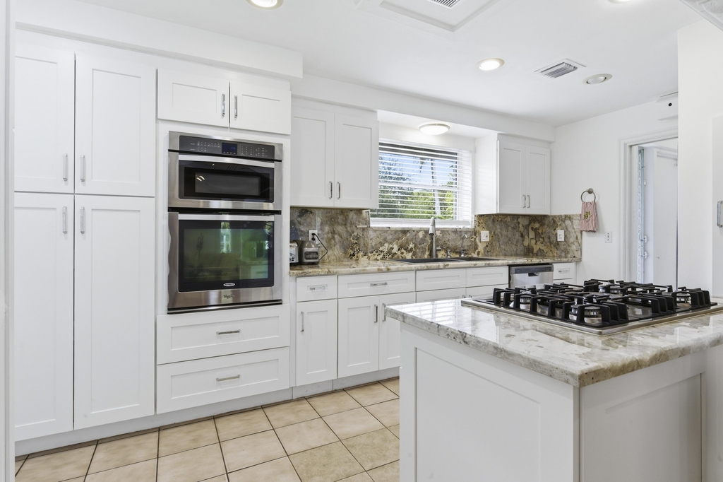 4268 Maurice Drive - Photo 35