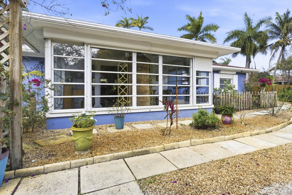 4268 Maurice Drive - Photo 10