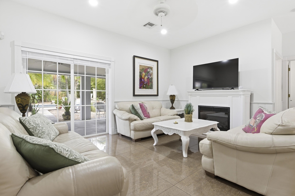4268 Maurice Drive - Photo 5