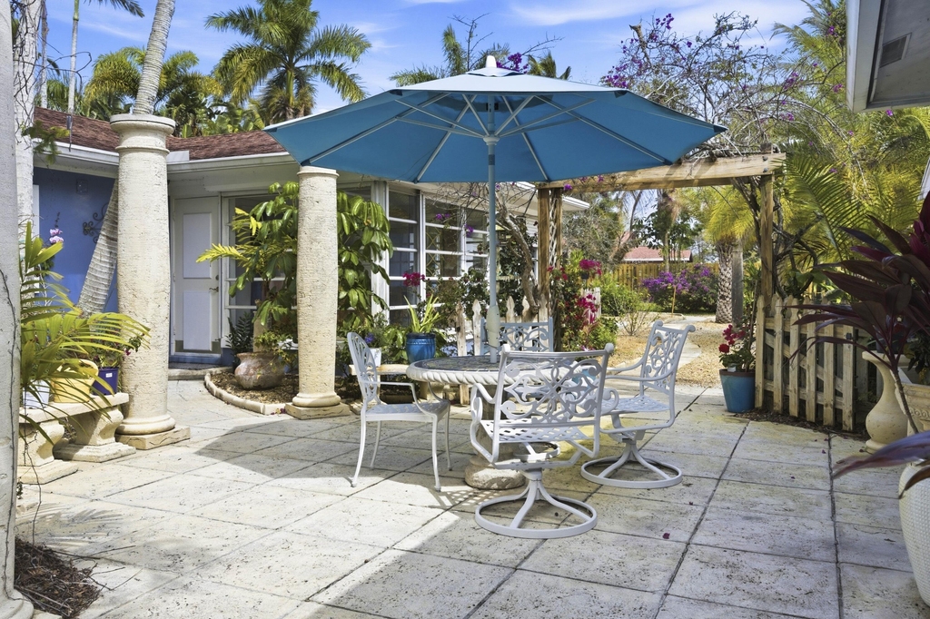 4268 Maurice Drive - Photo 20
