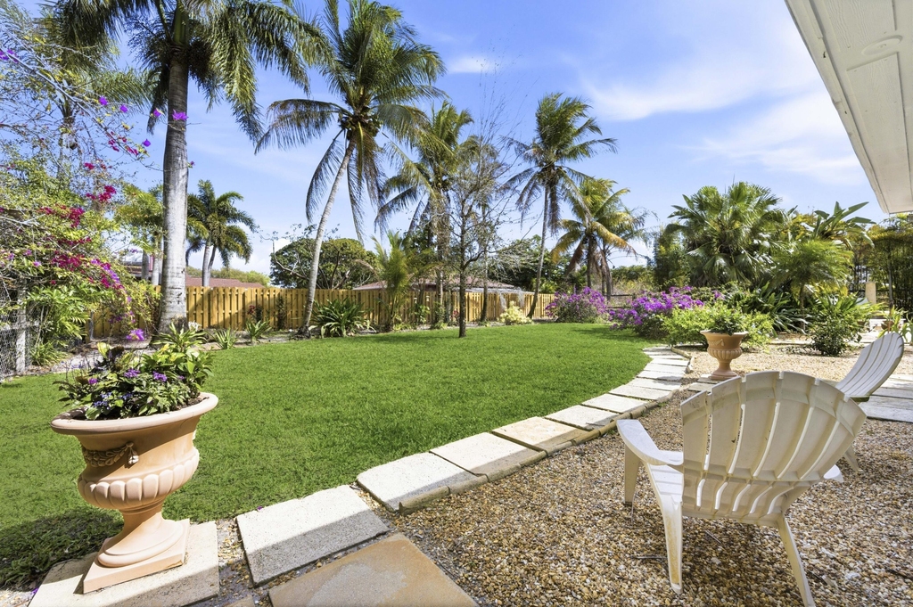 4268 Maurice Drive - Photo 12