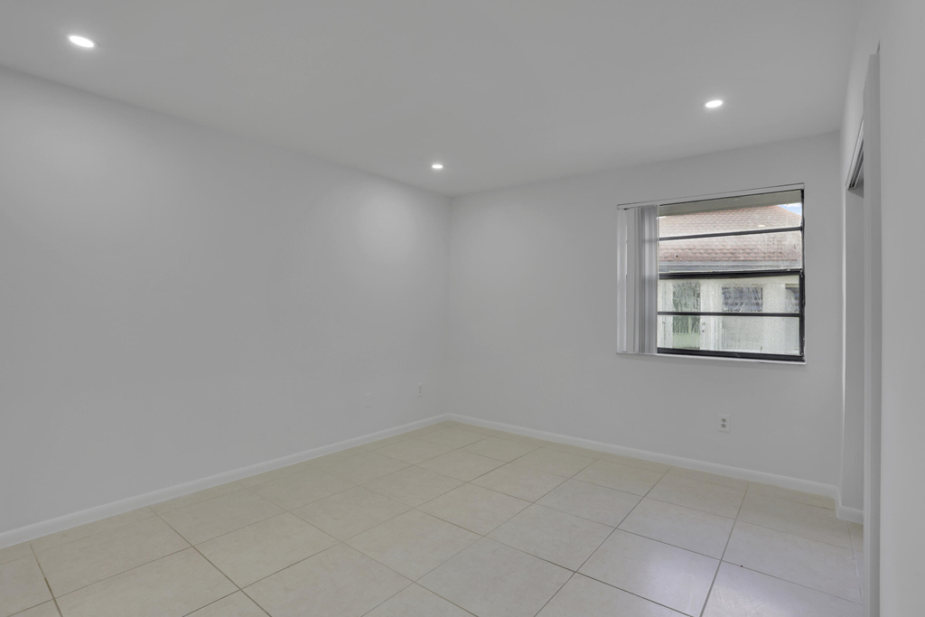315 Nw 36th Avenue - Photo 13