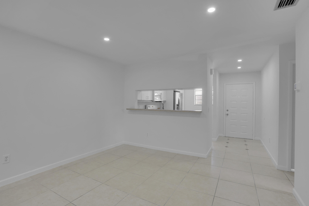 315 Nw 36th Avenue - Photo 9