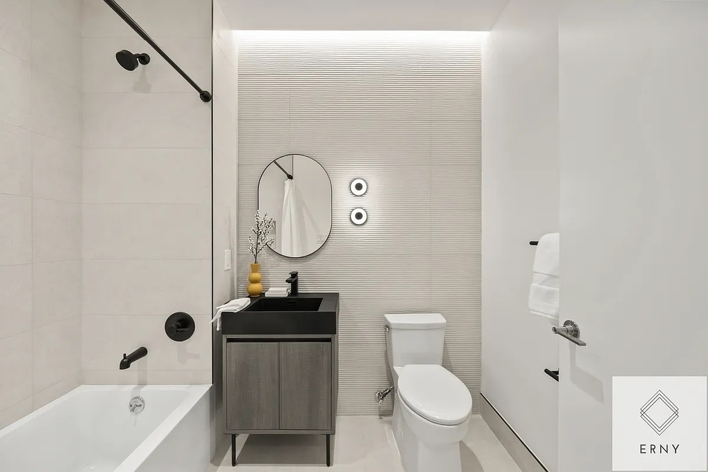 354 East 28th Street - Photo 3