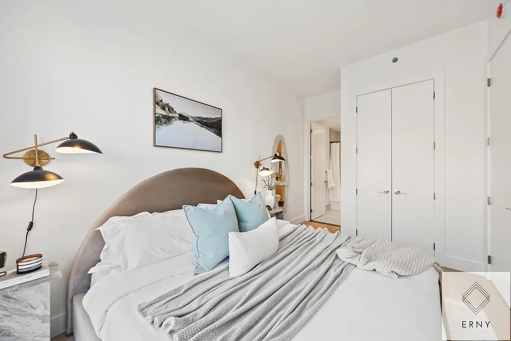 354 East 28th Street - Photo 4