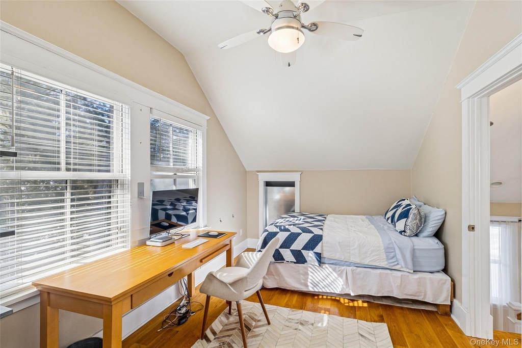 38 Baycrest Avenue - Photo 10