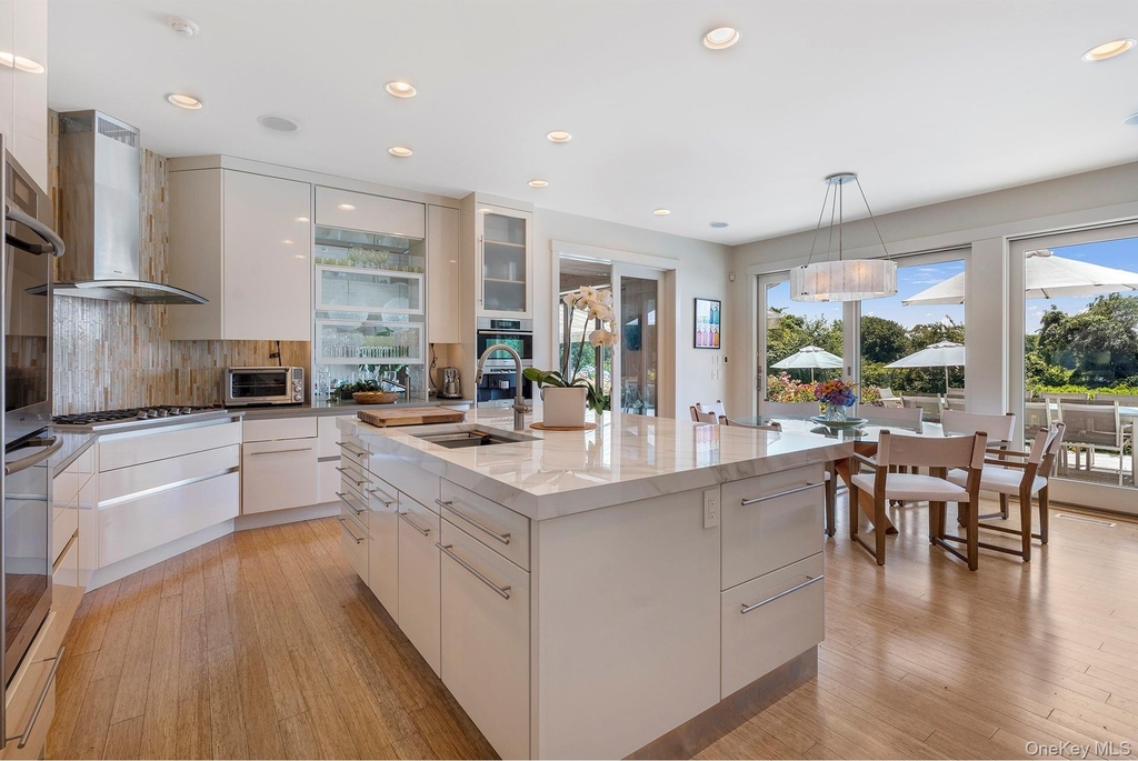 316 Deerfield Road - Photo 3