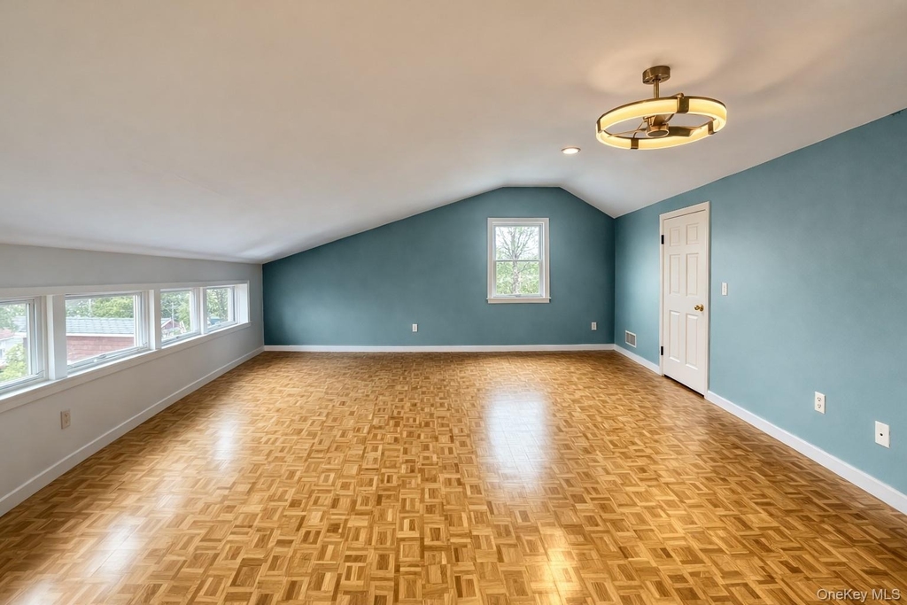 205 Pine Avenue - Photo 19