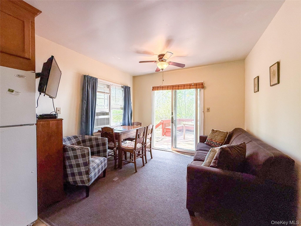 8515 Soundview Avenue - Photo 5