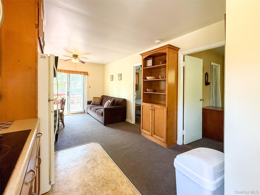 8515 Soundview Avenue - Photo 3