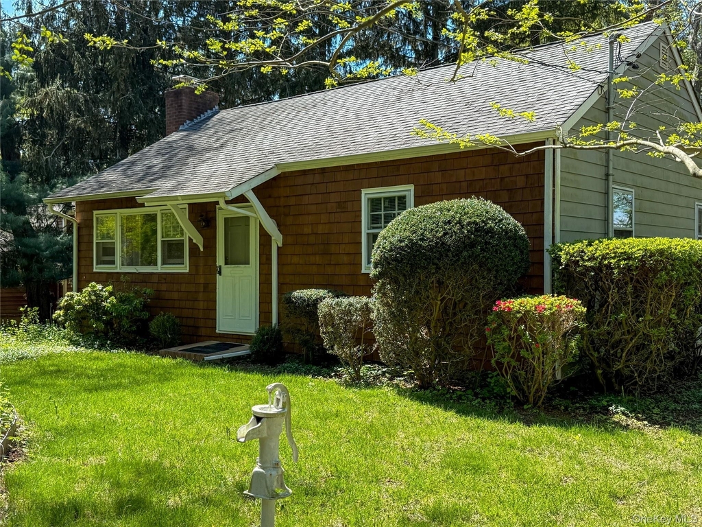 8415 Soundview Avenue - Photo 1