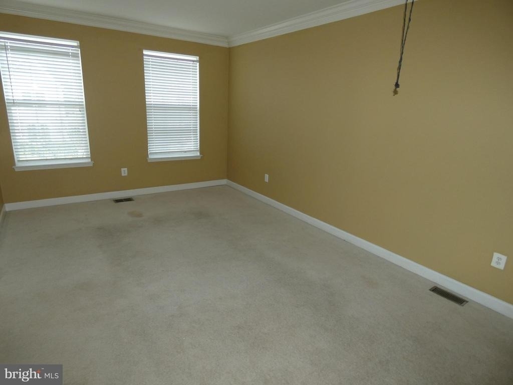 1308 Saunders Drive - Photo 5