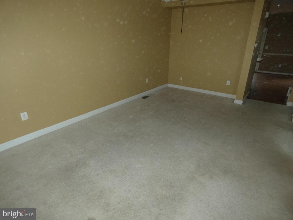 1308 Saunders Drive - Photo 4