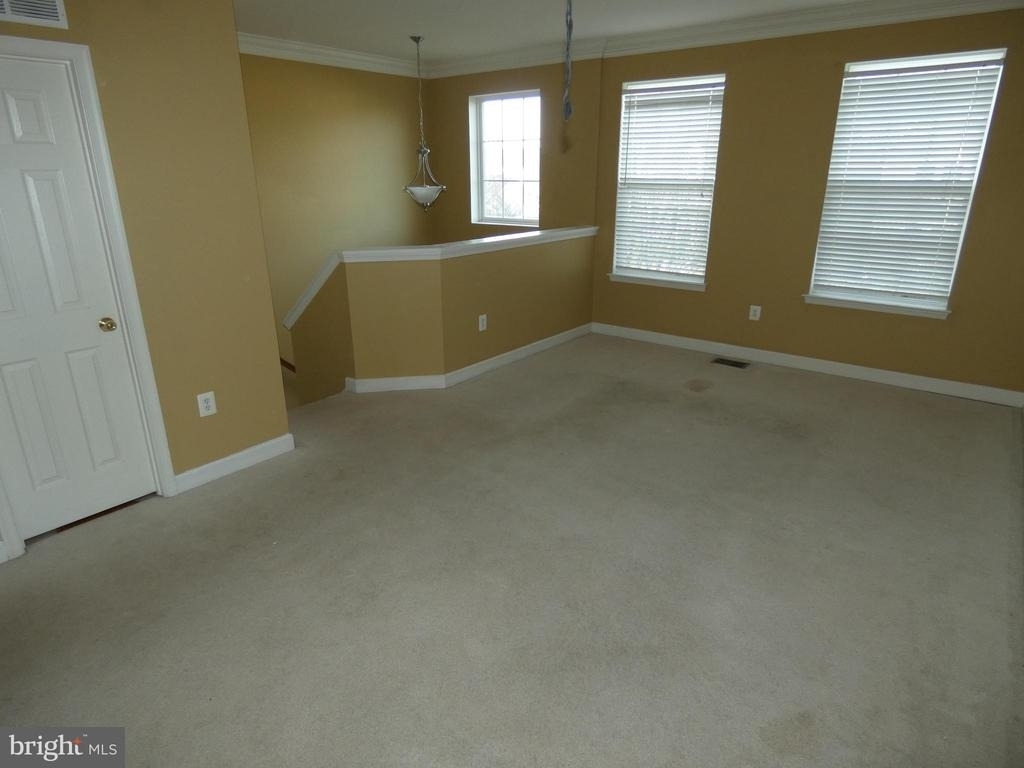 1308 Saunders Drive - Photo 2