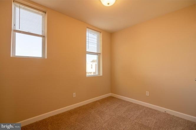 6241 N Woodstock Street - Photo 7