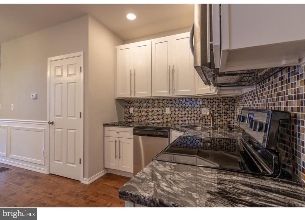 6241 N Woodstock Street - Photo 5