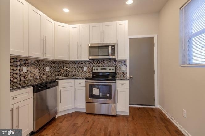 6241 N Woodstock Street - Photo 3