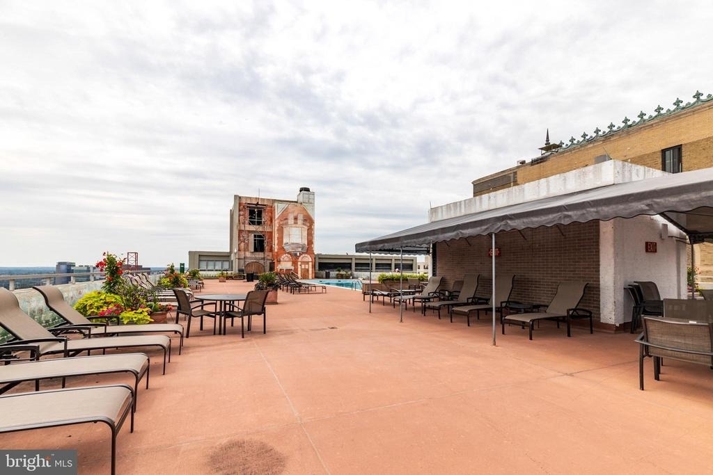 224 W Rittenhouse Square - Photo 1