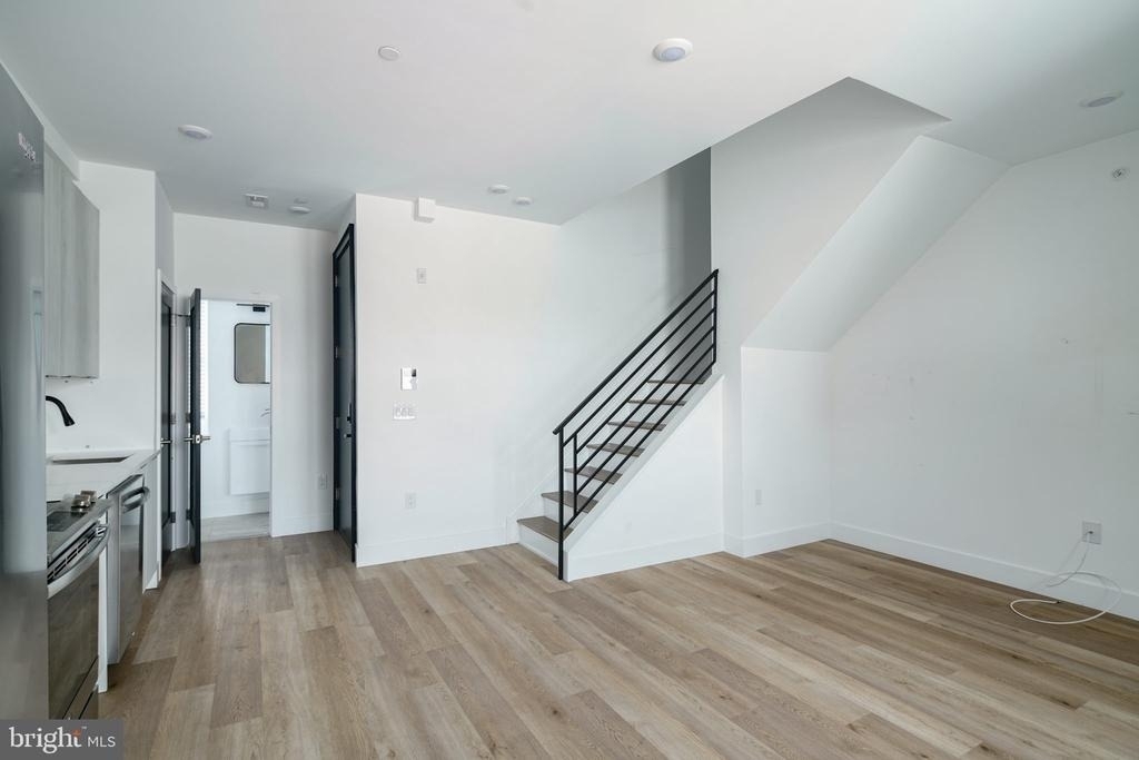 930 N 2nd Street - Photo 4