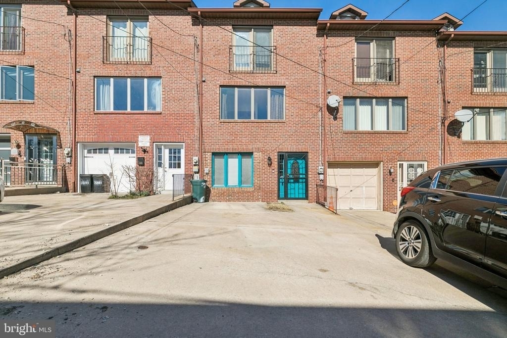 3379 Frederick Street - Photo 0