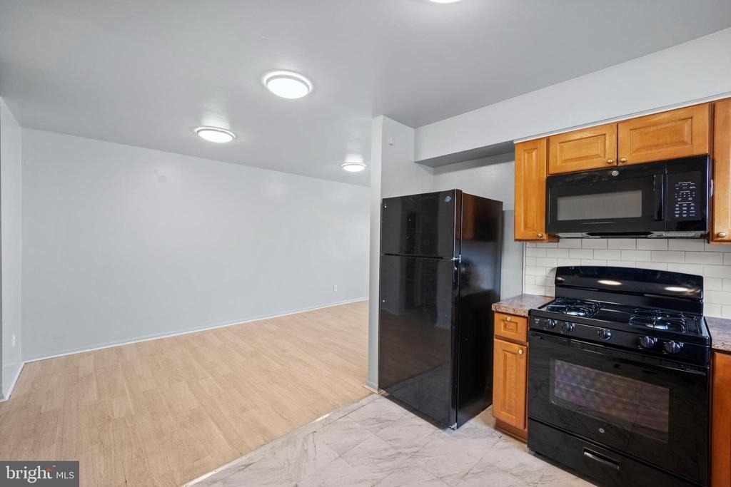 7727 Langdon Street - Photo 6
