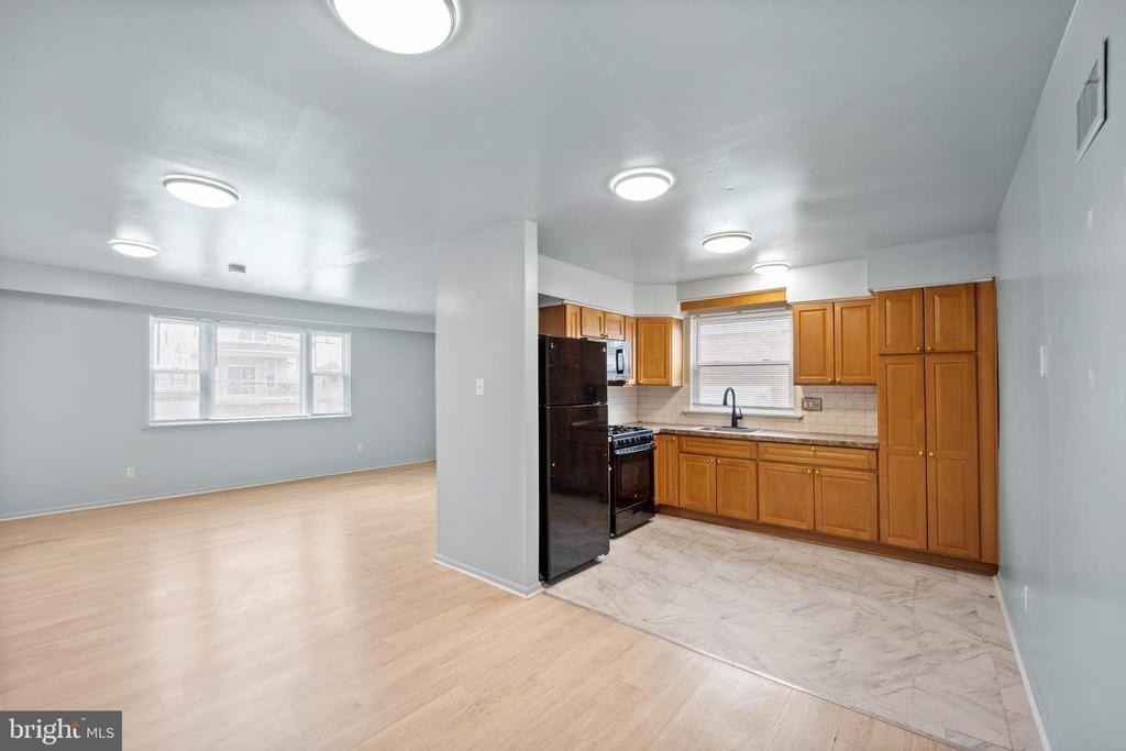 7727 Langdon Street - Photo 7