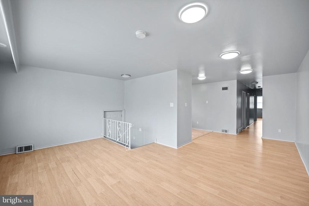 7727 Langdon Street - Photo 4