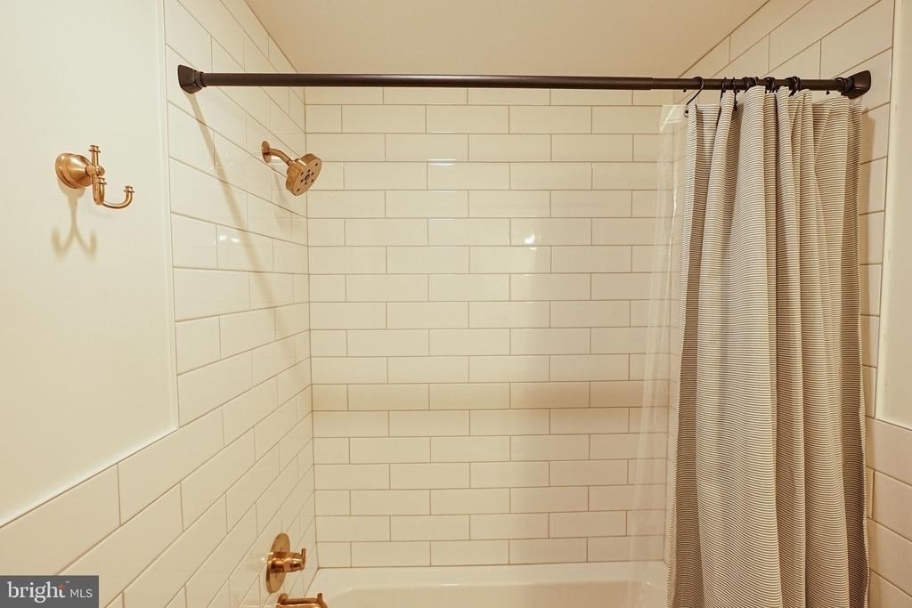 437 W Grant Street - Photo 18