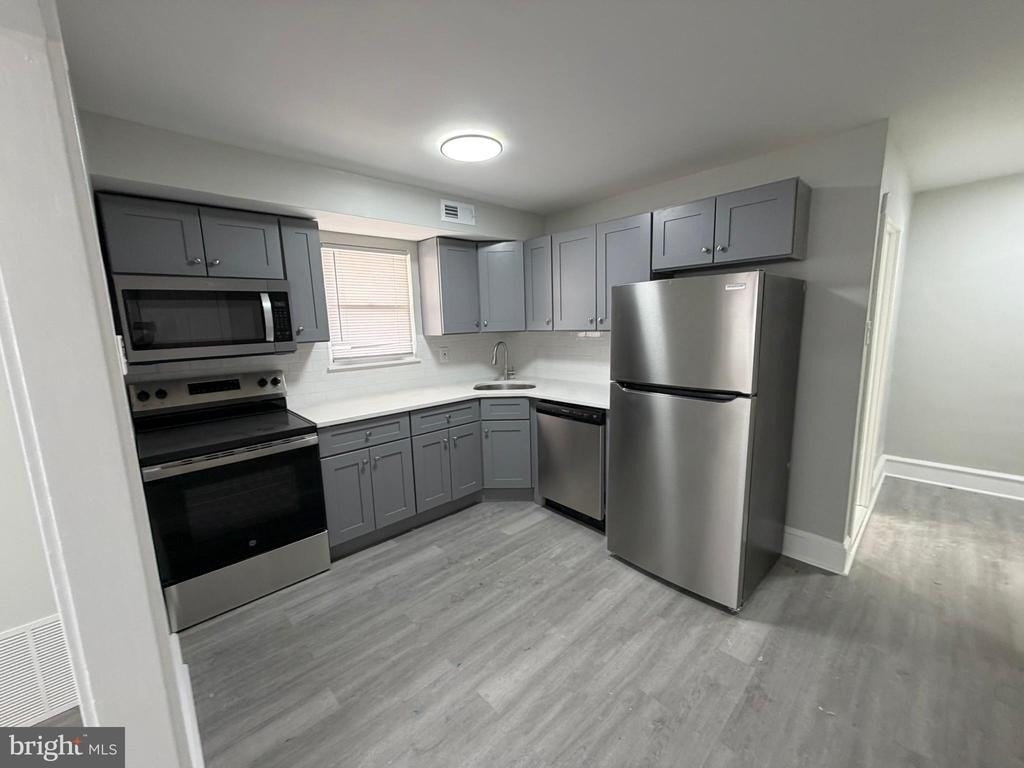 244 Mansion Avenue - Photo 10