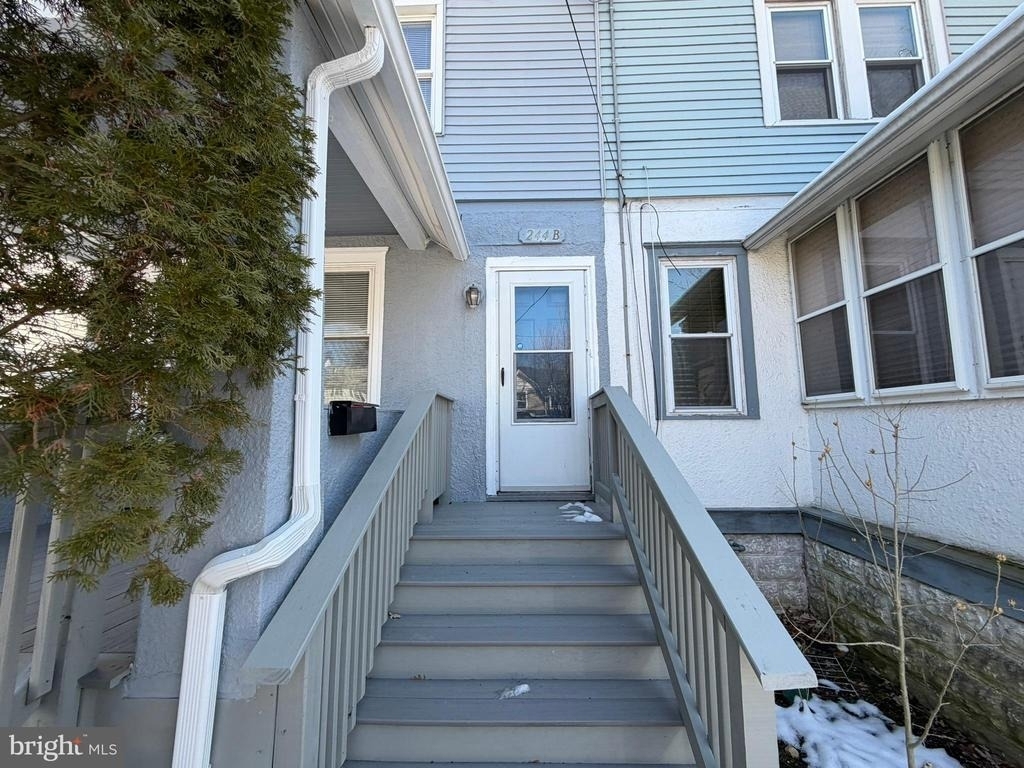 244 Mansion Avenue - Photo 1