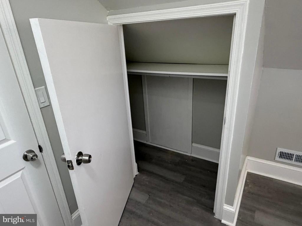 244 Mansion Avenue - Photo 23