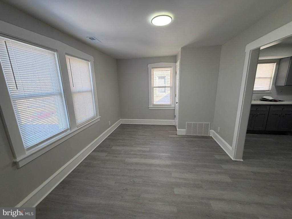 244 Mansion Avenue - Photo 3