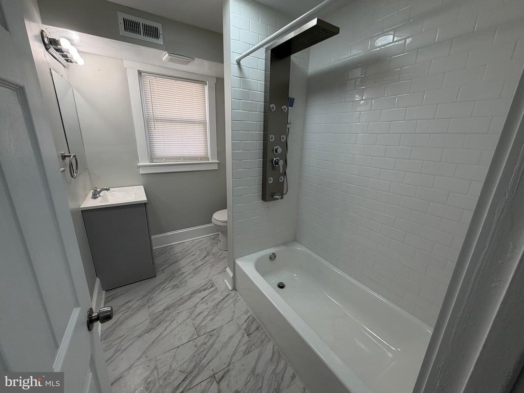 244 Mansion Avenue - Photo 14