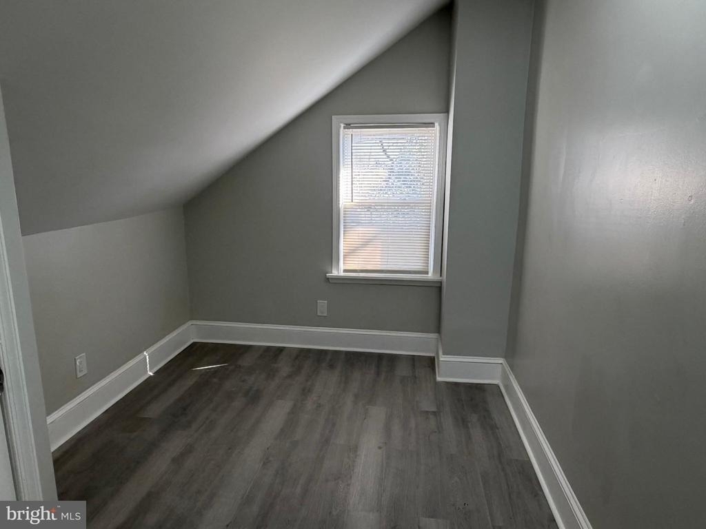 244 Mansion Avenue - Photo 21