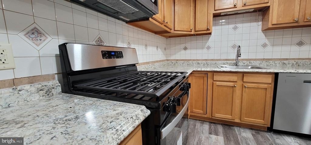 2209 Greenwood Drive - Photo 8