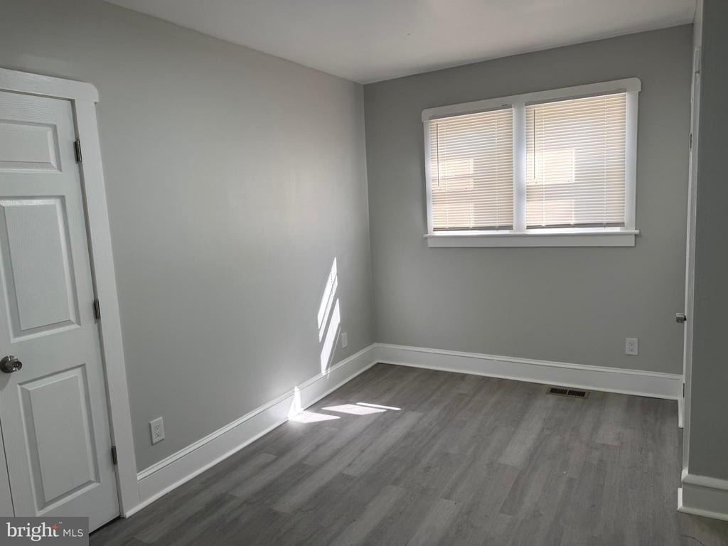 244 Mansion Avenue - Photo 17