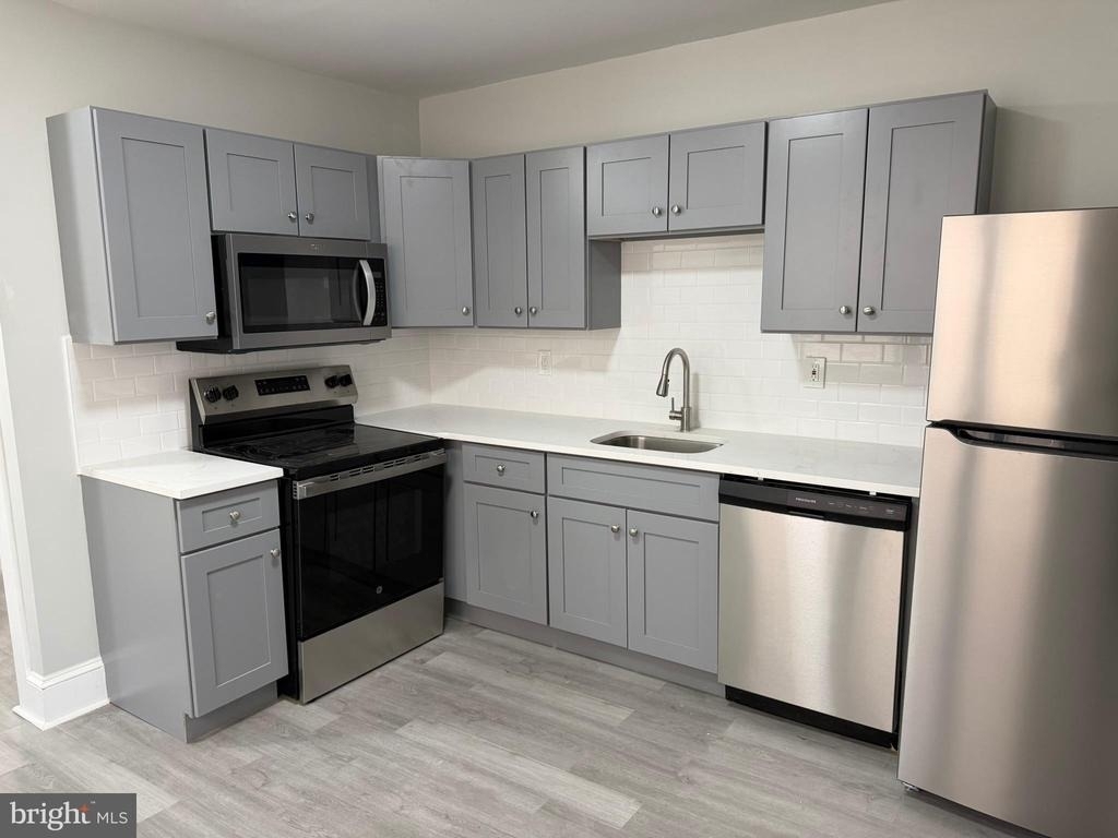244 Mansion Avenue - Photo 5