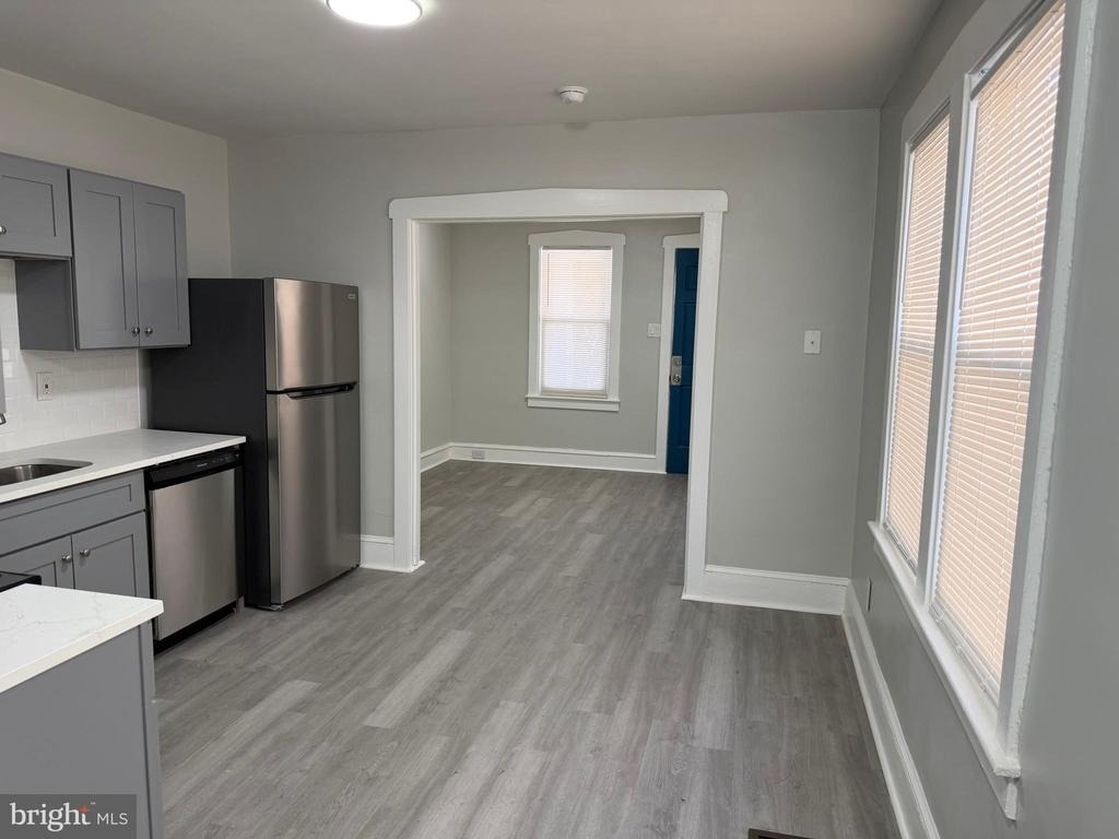 244 Mansion Avenue - Photo 9