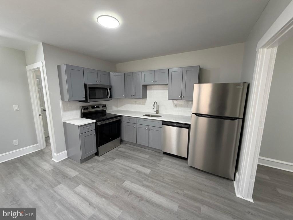 244 Mansion Avenue - Photo 7