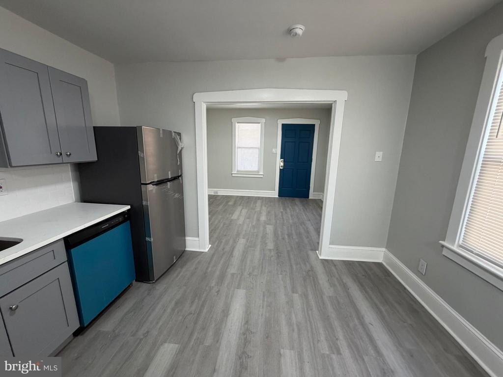244 Mansion Avenue - Photo 4