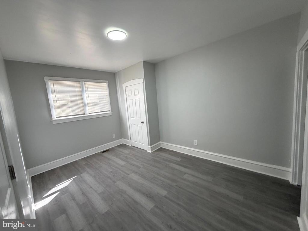 244 Mansion Avenue - Photo 14